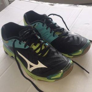 Wave Lightning Mizuno Volleyball Shoes